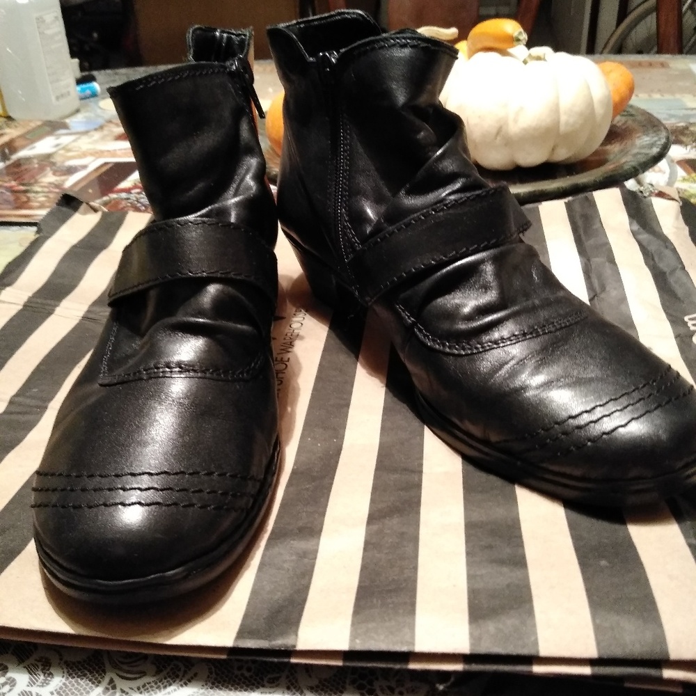 Boots - Picture 8 of 8